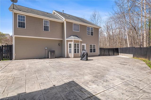 5663 Fairway Forest Drive, Winston-salem, NC 27105