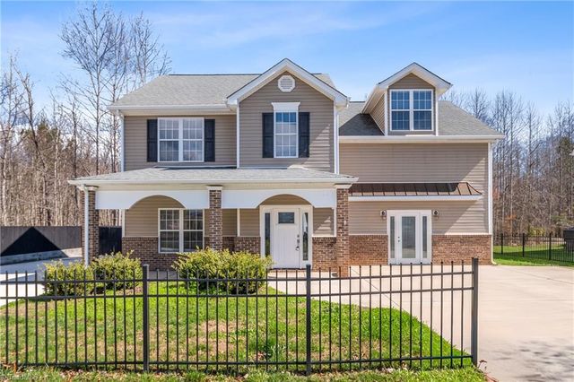 5663 Fairway Forest Drive, Winston-salem, NC 27105