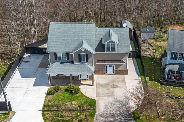 5663 Fairway Forest Drive, Winston-salem, NC 27105