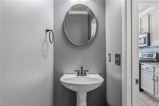 5663 Fairway Forest Drive, Winston-salem, NC 27105