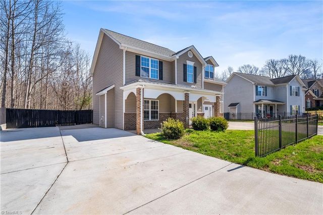 5663 Fairway Forest Drive, Winston-salem, NC 27105