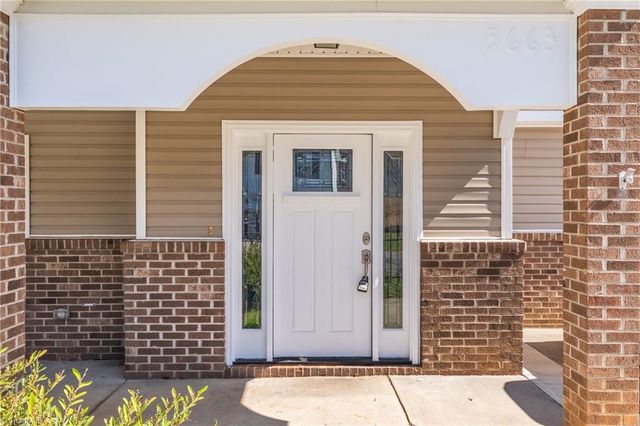 5663 Fairway Forest Drive, Winston-salem, NC 27105