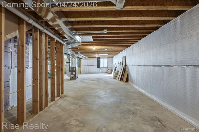 4399 E Bristol Road, Burton, MI 48519
