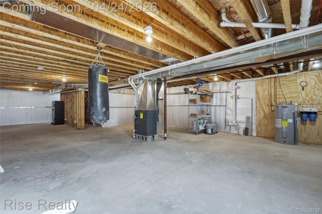 4399 E Bristol Road, Burton, MI 48519