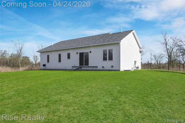 4399 E Bristol Road, Burton, MI 48519