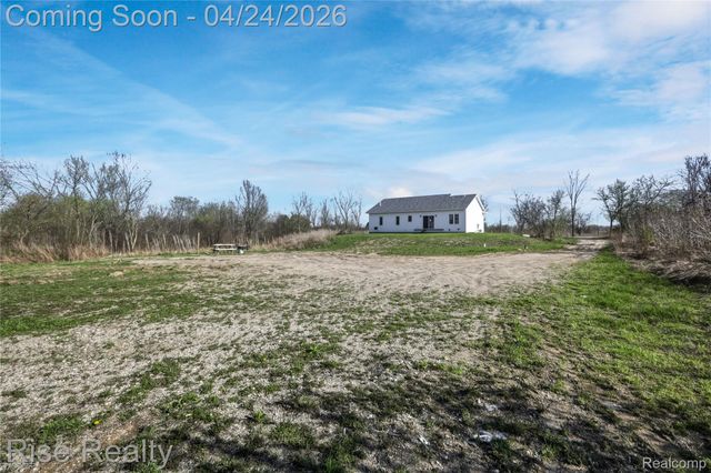 4399 E Bristol Road, Burton, MI 48519