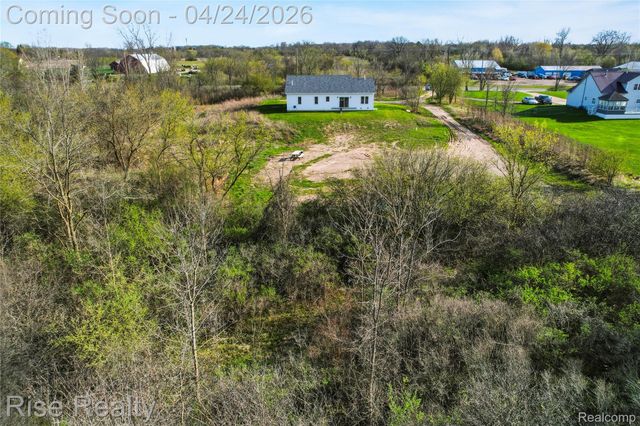 4399 E Bristol Road, Burton, MI 48519