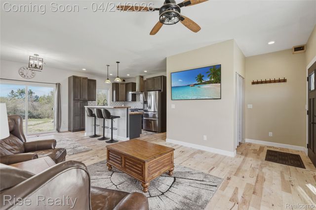 4399 E Bristol Road, Burton, MI 48519
