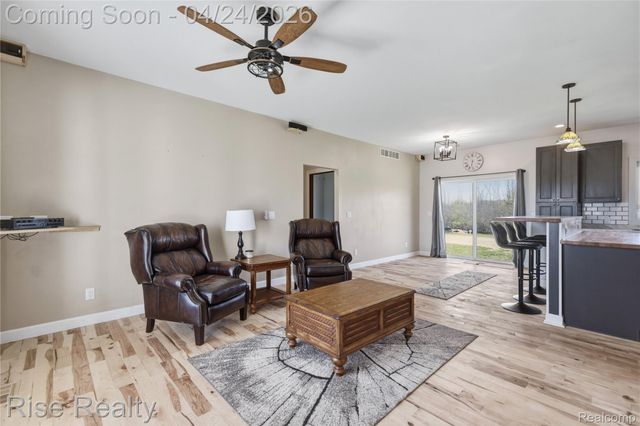4399 E Bristol Road, Burton, MI 48519
