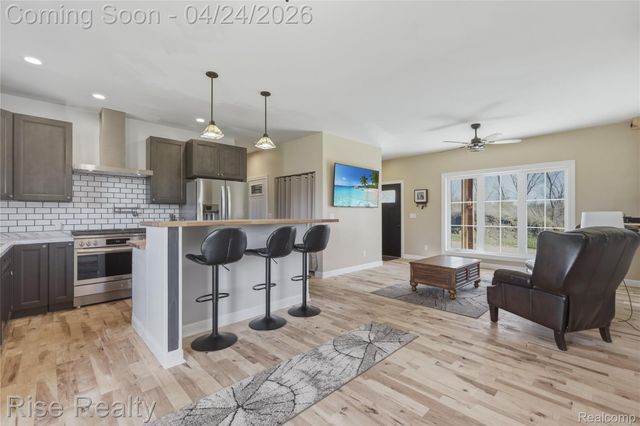 4399 E Bristol Road, Burton, MI 48519