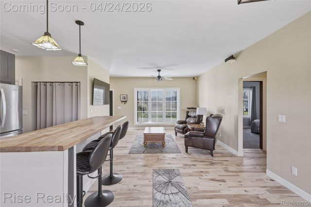 4399 E Bristol Road, Burton, MI 48519
