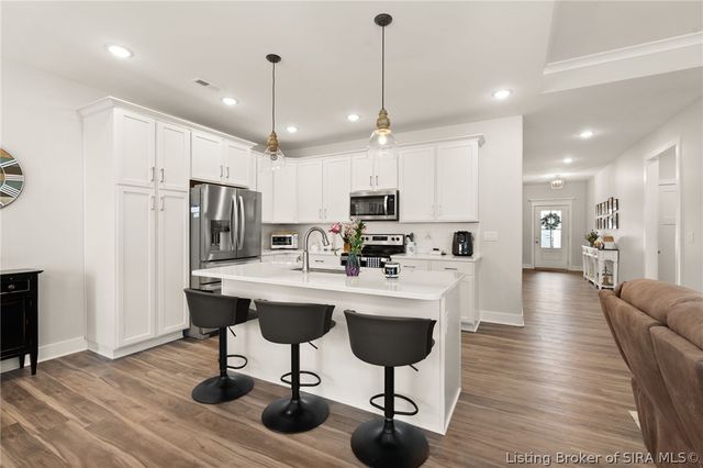 4114 Tudor Trail, New Albany, IN 47150