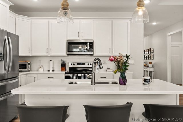 4114 Tudor Trail, New Albany, IN 47150