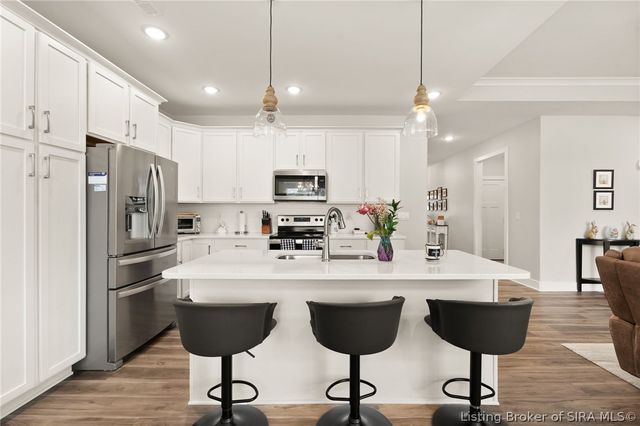 4114 Tudor Trail, New Albany, IN 47150