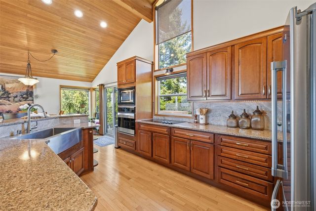 465 Quails Roost Road, Sequim, WA 98382