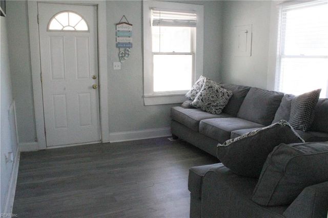 1114 N Mallory ST, Hampton, VA 23663
