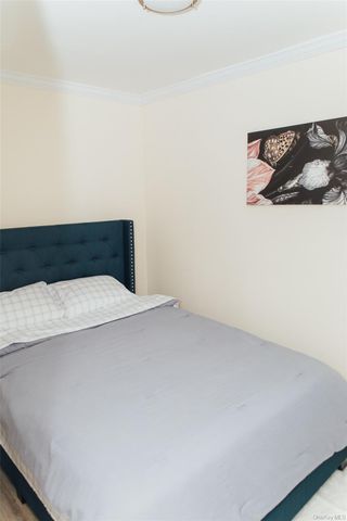 27 Vanderbilt Avenue 3rd Fl, Brooklyn, NY 11205