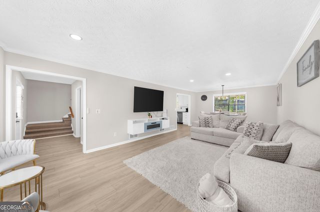 976 Walnut Drive, Lawrenceville, GA 30044