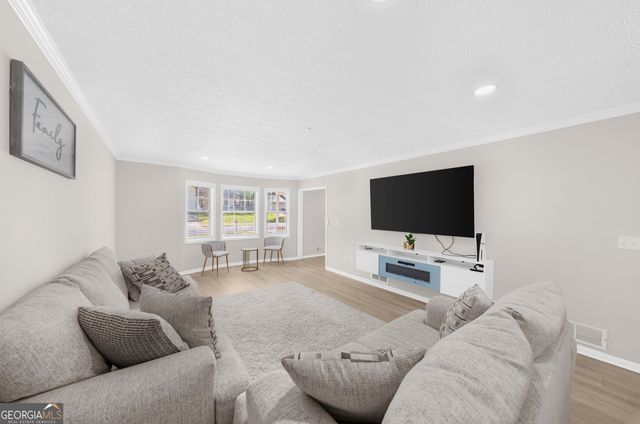 976 Walnut Drive, Lawrenceville, GA 30044
