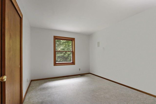 28821 Raab DRIVE, Waterford, WI 53185