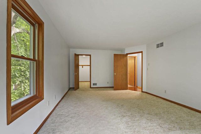 28821 Raab DRIVE, Waterford, WI 53185