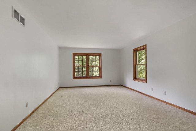 28821 Raab DRIVE, Waterford, WI 53185