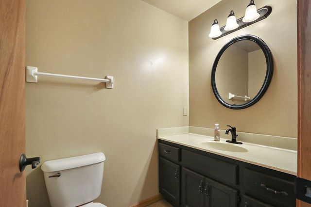 28821 Raab DRIVE, Waterford, WI 53185