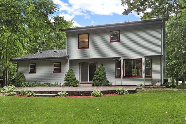 28821 Raab DRIVE, Waterford, WI 53185