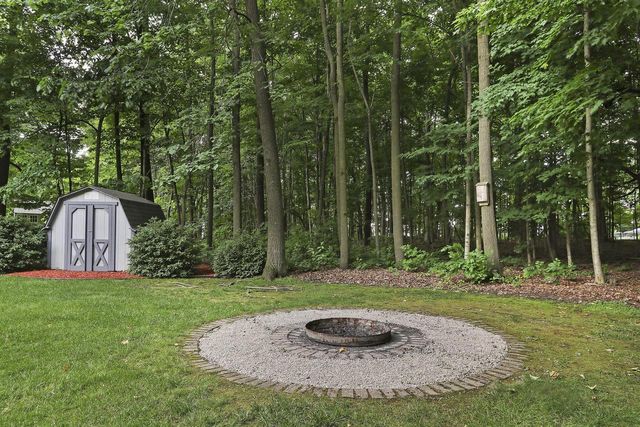 28821 Raab DRIVE, Waterford, WI 53185