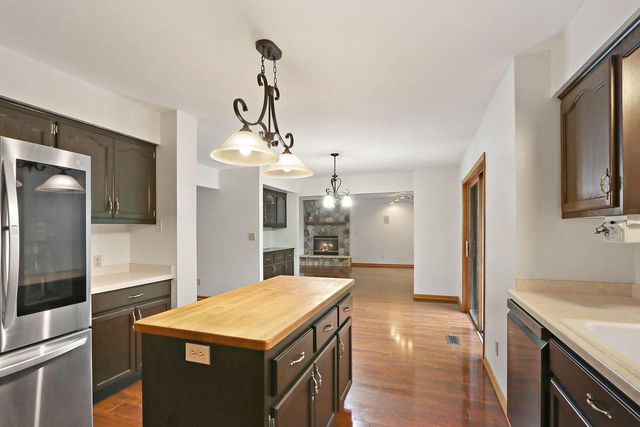 28821 Raab DRIVE, Waterford, WI 53185