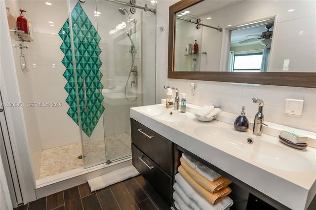 3300 N Surf Rd 17A, Hollywood, FL 33019