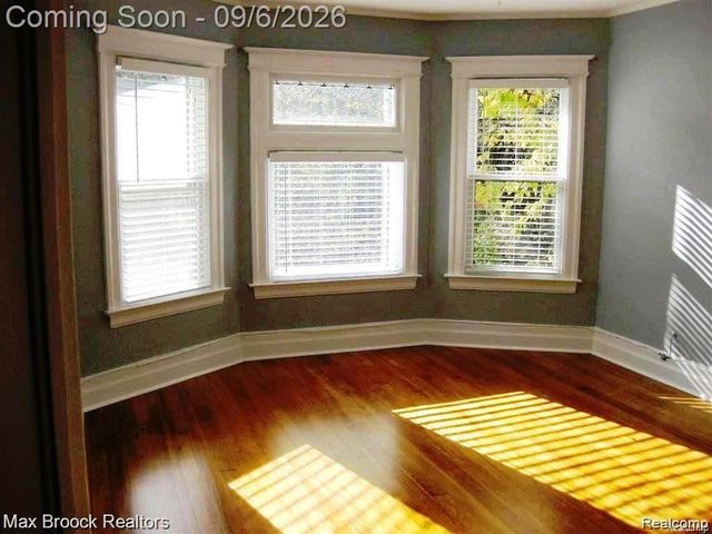 287 Oakland Avenue, Birmingham, MI 48009