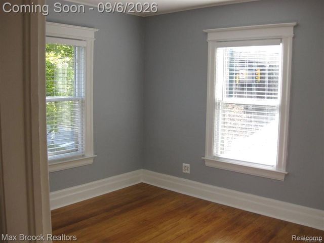 287 Oakland Avenue, Birmingham, MI 48009