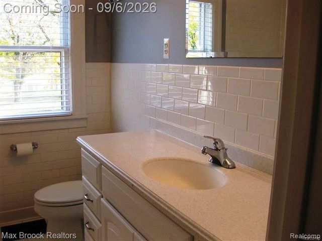287 Oakland Avenue, Birmingham, MI 48009