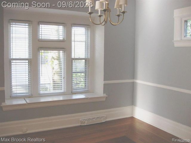287 Oakland Avenue, Birmingham, MI 48009