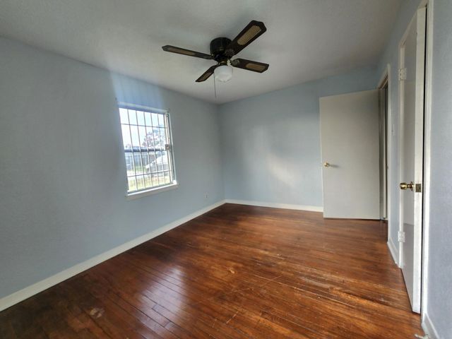 13001 Knollcrest Street, Houston, TX 77015