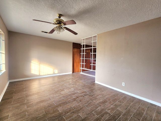 13001 Knollcrest Street, Houston, TX 77015