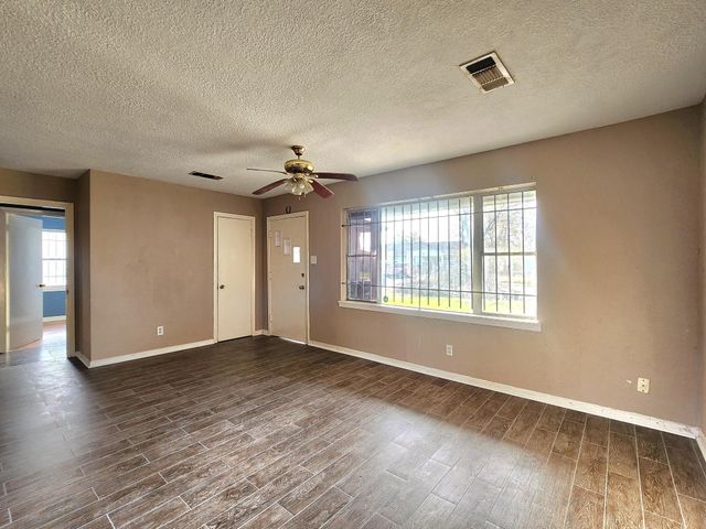 13001 Knollcrest Street, Houston, TX 77015