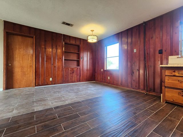 13001 Knollcrest Street, Houston, TX 77015