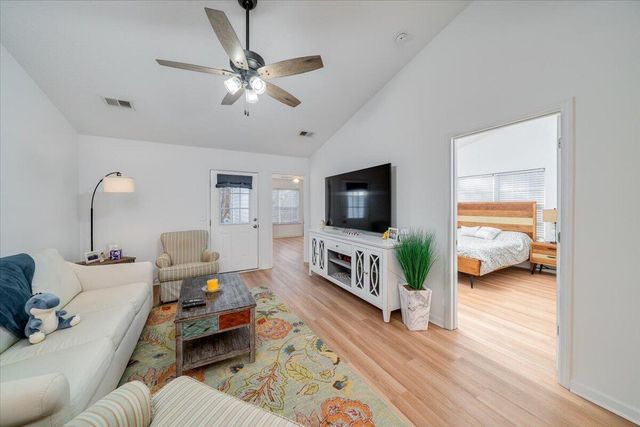 7882 Montview Road, North Charleston, SC 29418