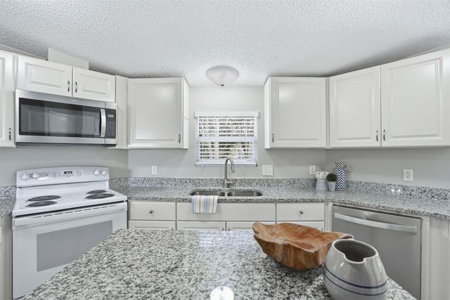 907 Mojave Trail, Granbury, TX 76048