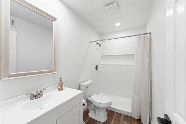 17331 Red Oak Drive 14, Houston, TX 77090