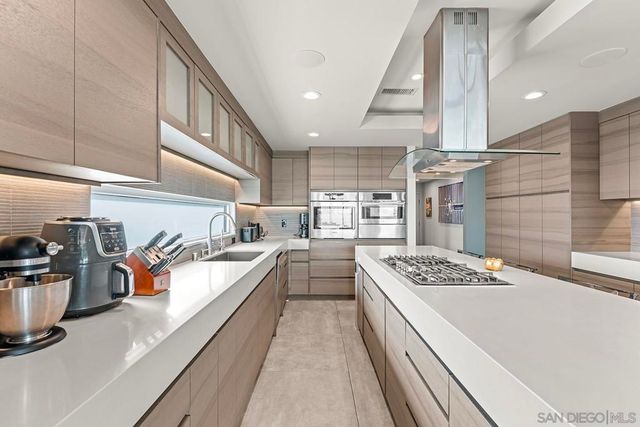 5 Spinnaker Way, Coronado, CA 92118