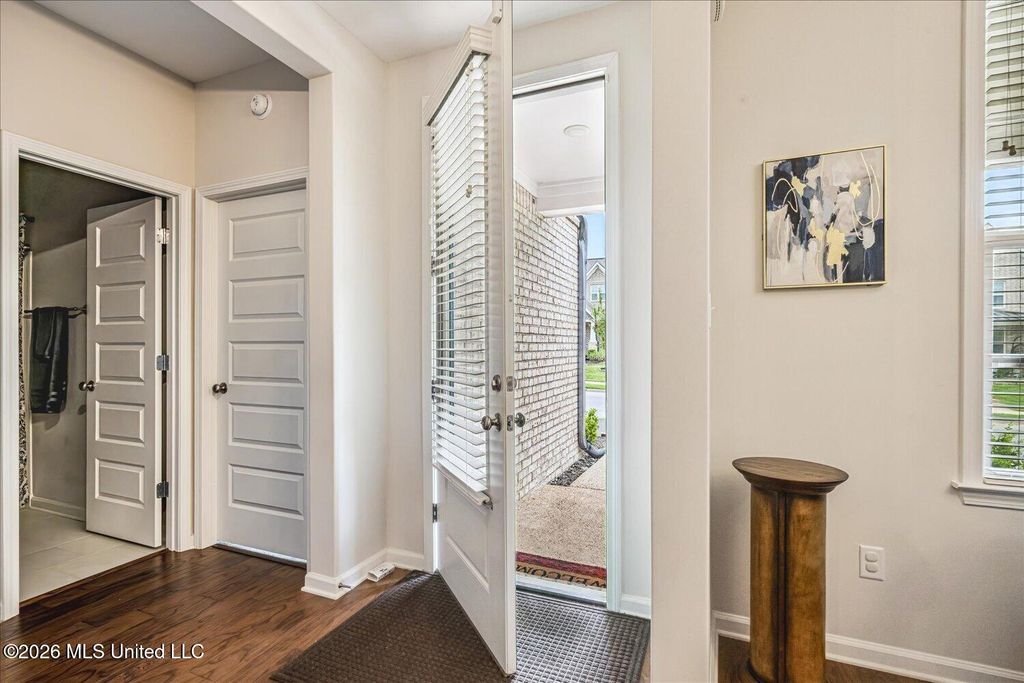 7276 Edgewater Drive, Olive Branch, MS 38654 — photo 5