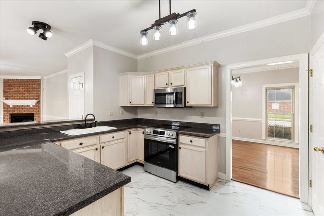 9054 CHIMNEYROCK BLVD, Memphis, TN 38016