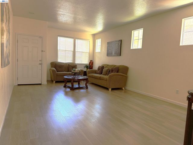 1116 Cunningham St, Vallejo, CA 94590