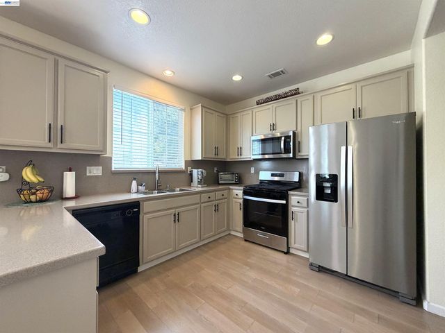 1116 Cunningham St, Vallejo, CA 94590