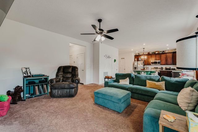 48 Thoreau Drive, Ashville, OH 43103
