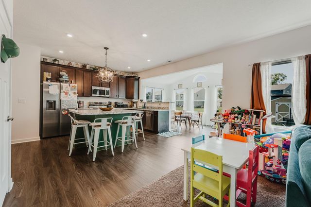 48 Thoreau Drive, Ashville, OH 43103