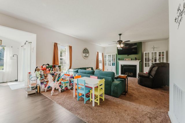 48 Thoreau Drive, Ashville, OH 43103